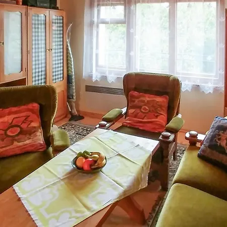 2 Bedroom Cozy Home In Ostrzyce Prázdninový dům