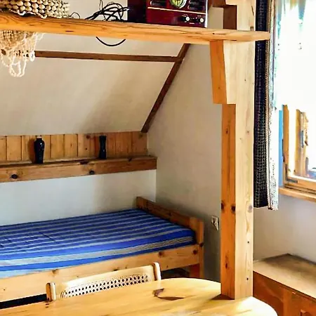 2 Bedroom Cozy Home In Ostrzyce