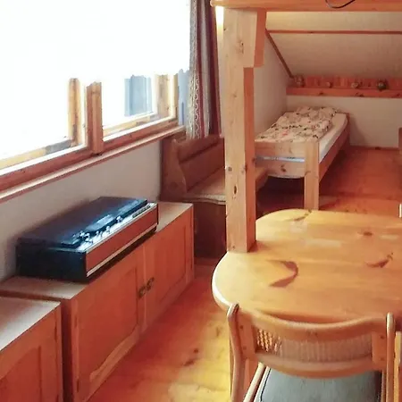 2 Bedroom Lovely In Holiday home
