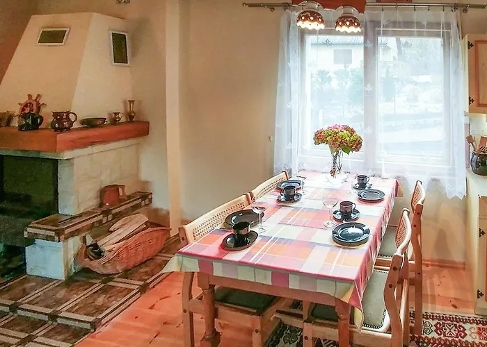 Σπίτι διακοπών 2 Bedroom Awesome In Ostrzyce