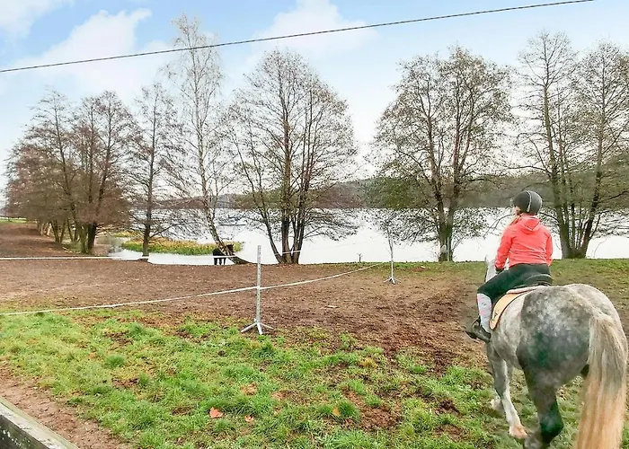 Prázdninový dům 2 Bedroom Awesome In *